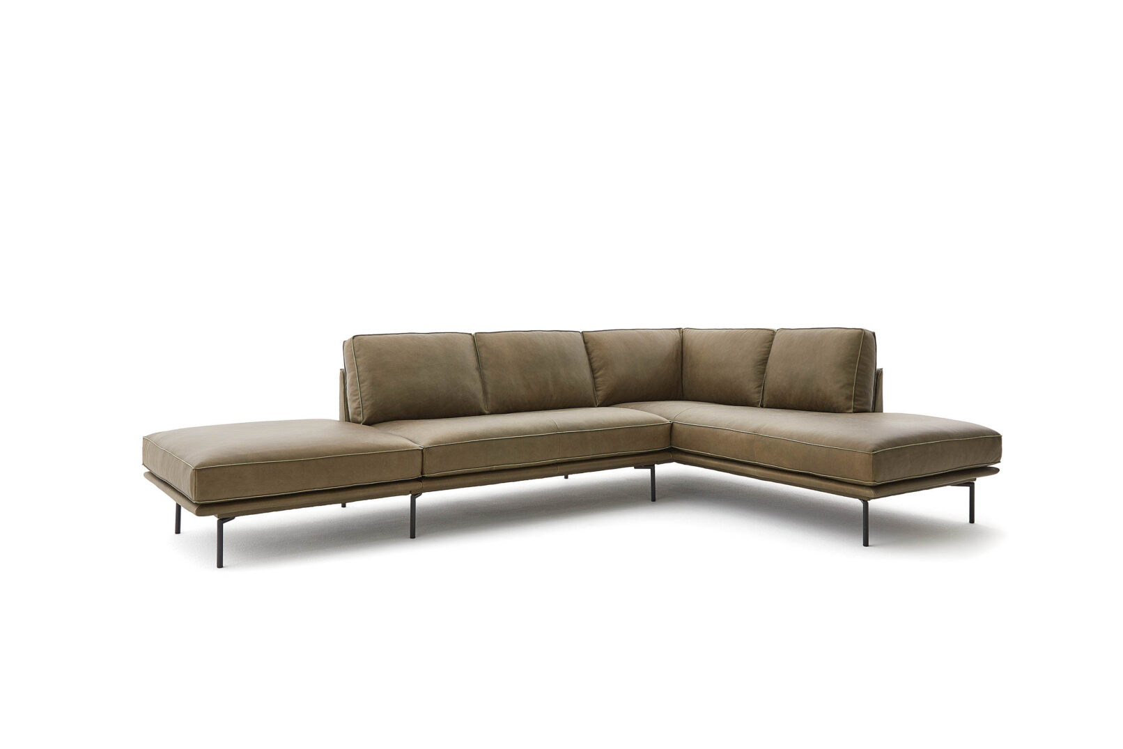 Ghế sofa CULVER, da Kentucky lấy từ bò vùng Pampas nổi tiếng của Brazil. Nhà sản xuất: Tommy M, CHLB Đức | Phân phối độc quyền bởi Eleganz Furniture Vietnam.